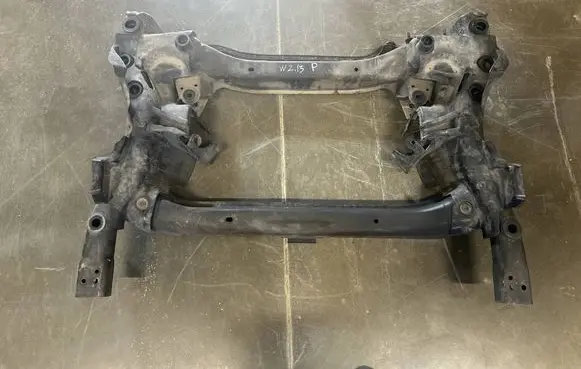 Mercedes-Benz E W213 Front subframe A2056280057 2056280057 A2136281200