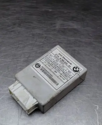BMW 5 E60 E61 Air suspension control unit module (rear) 6769834