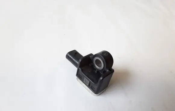 Mercedes-Benz CLA C117 X117 W117 Airbag deployment crash/impact sensor A1668210151 56054085AA
