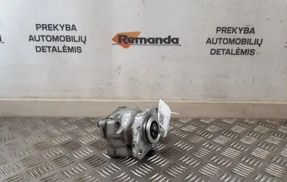 Iveco Daily 4th gen Power steering pump 7682955133 504088697