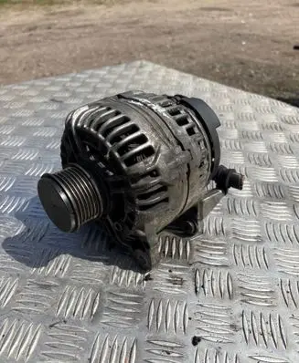Volkswagen Touran I Generator/alternator 