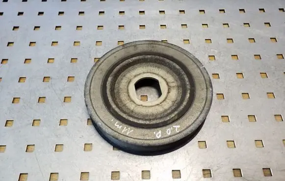 Opel Vivaro Crankshaft pulley