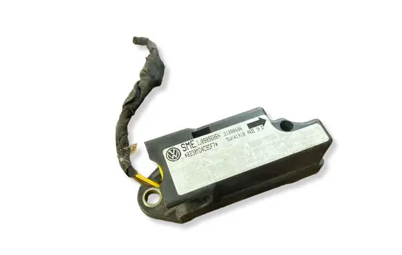 Volkswagen PASSAT B5 Airbag deployment crash/impact sensor 1J0909606N
