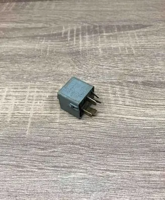 BMW 3 E36 Other relay 1393403 V23134B57X152