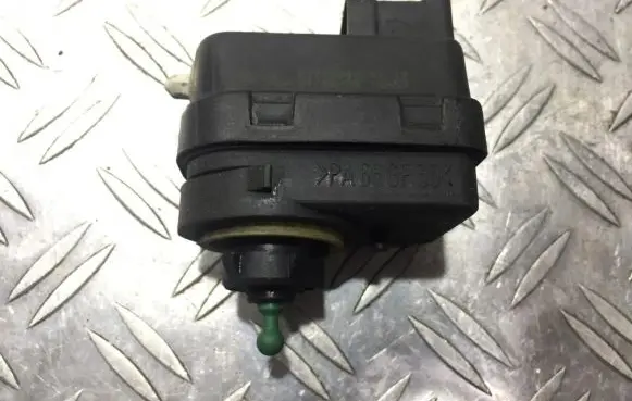 Renault Scenic II - Grand scenic II Headlight level adjustment motor 