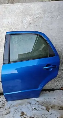 Suzuki SX4 Rear door