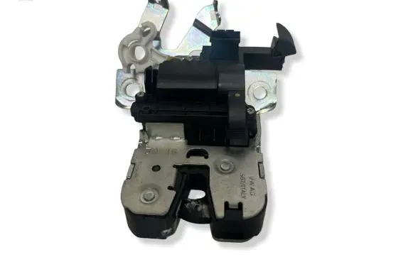 Audi A4 S4 B9 Tailgate/trunk/boot lock/catch/latch 8W0827503