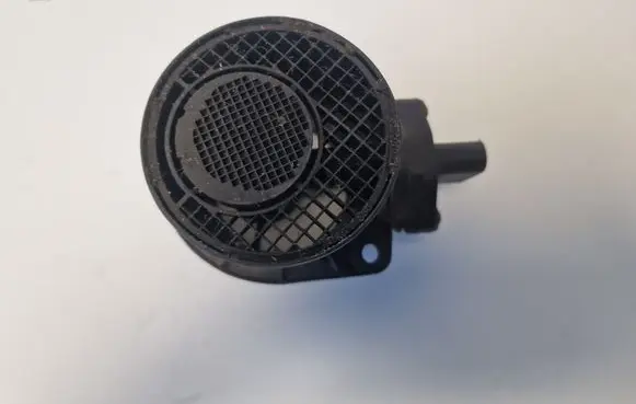 Volkswagen Touran I Mass air flow meter 074906461B