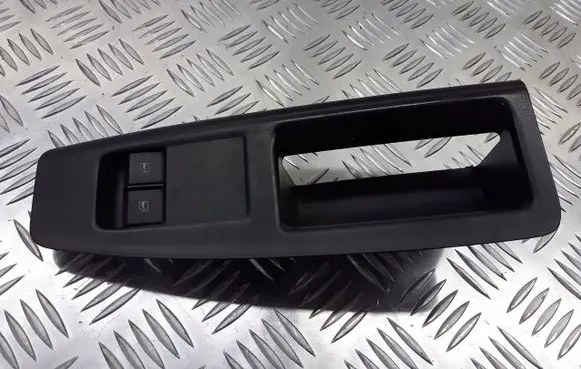 Volkswagen Polo IV 9N3 Front door window switch trim 6Q1867171E