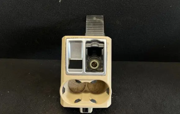 Ford C-MAX I Cup holder 