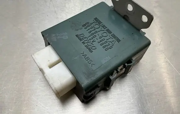 Lexus RX 330 - 350 - 400H Door central lock control unit/module 8597048020 0515003880