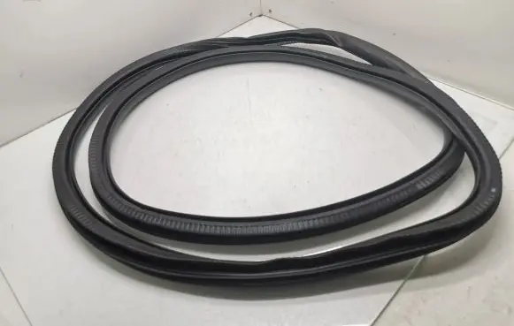 Peugeot 308 Front door rubber seal 9830829080