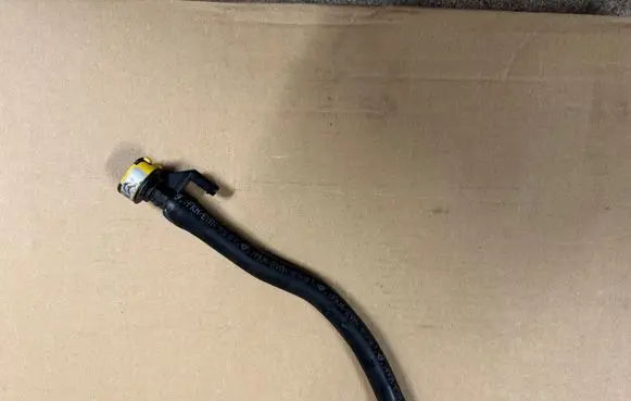 Citroen C4 III e-C4 Breather hose/pipe 9812135680