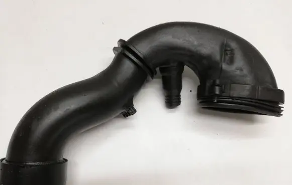 BMW X3 E83 Turbo air intake inlet pipe/hose Vcd446237600