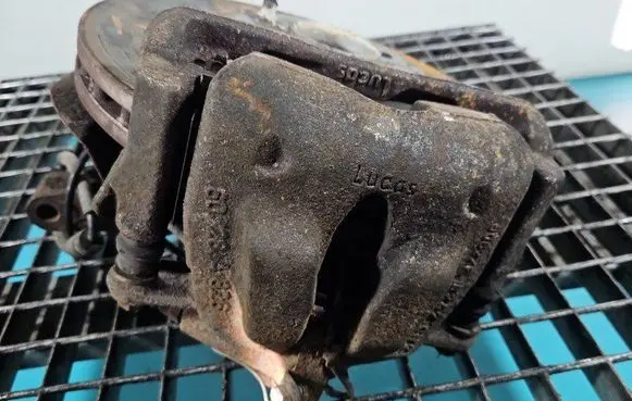 Front brake caliper