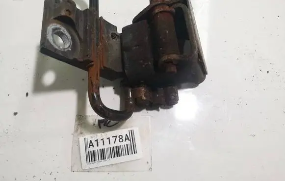 Volkswagen PASSAT CC Rear door lower hinge 