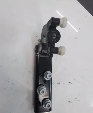 Renault Master III Sliding door middle roller runner 777659426R