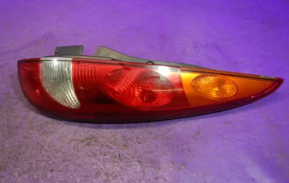 Nissan Almera Tino Rear/tail lights