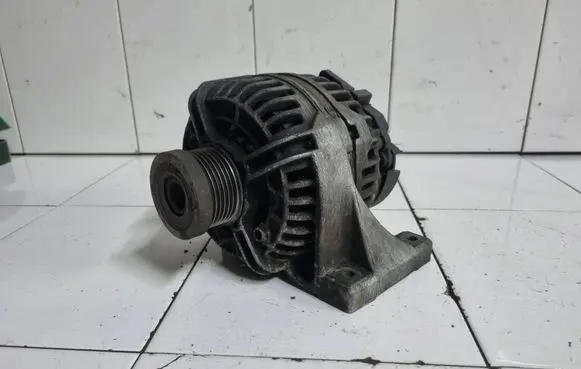 Volvo V70 Generator/alternator 8676498 0124525029