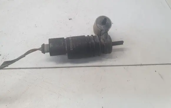 Mitsubishi Outlander Windscreen/windshield washer pump 3043125