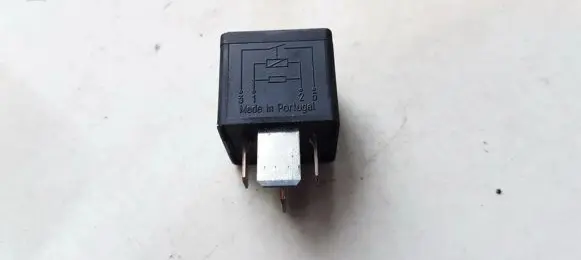 Volkswagen PASSAT B4 Other relay 7M0951253A 95VW10K705CA