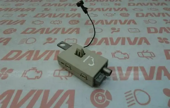 Volvo C30 Aerial antenna amplifier 30732030