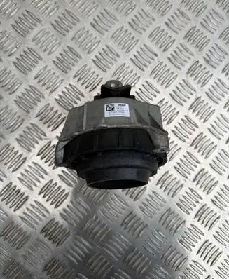 BMW 3 G20 G21 Engine mount bracket 7581617
