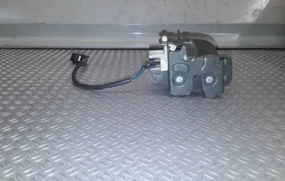 Hyundai Santa Fe Tailgate window lock/catch/latch 
