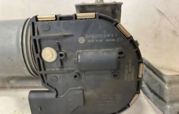 Volkswagen Golf Plus Wiper motor 5M0955120B 0390241980