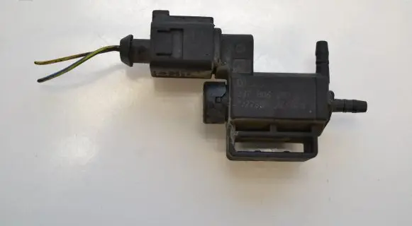 Audi A6 S6 C6 4F Turbo solenoid valve 037906283C