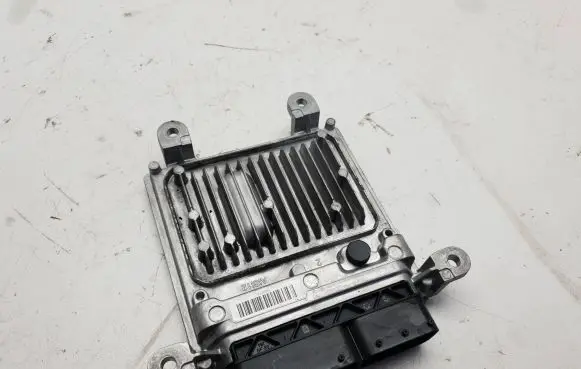 Mercedes-Benz C W204 Engine control unit/module A6519007500 28336101 A0064461540