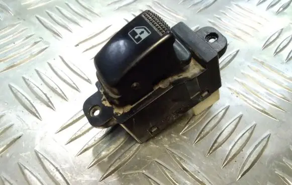 Hyundai Terracan Electric window control switch 9357820000 621W03620