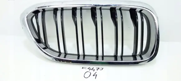 BMW M5 F90 Front bumper upper radiator grill 8063174