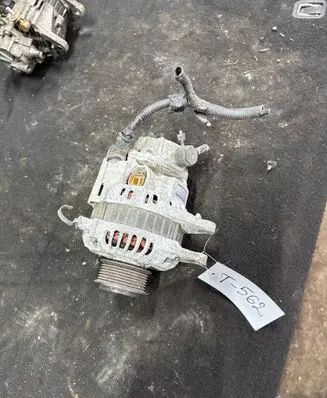 KIA Sorento Generator/alternator 373004A112