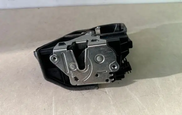 BMW 4 F36 Gran coupe Rear door lock 7202145