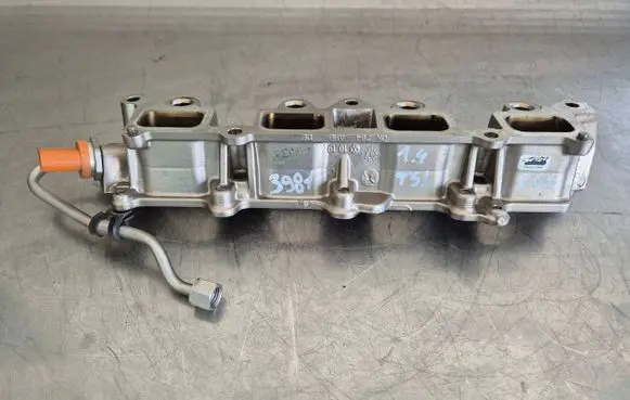 Volkswagen Eos Fuel main line pipe