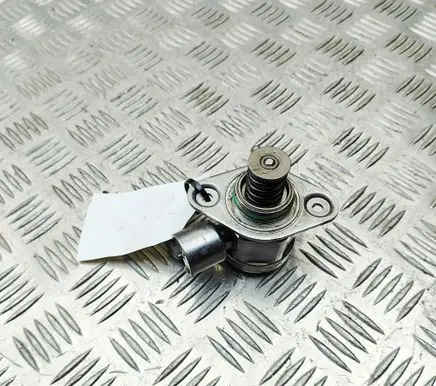 Porsche Macan (95B) Fuel injection high pressure pump 94611031561 0261520304