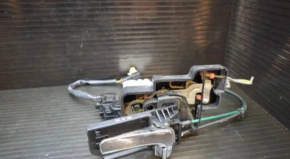KIA Carnival Front door lock