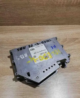 Volkswagen Golf III ABS control unit/module 1H0907379