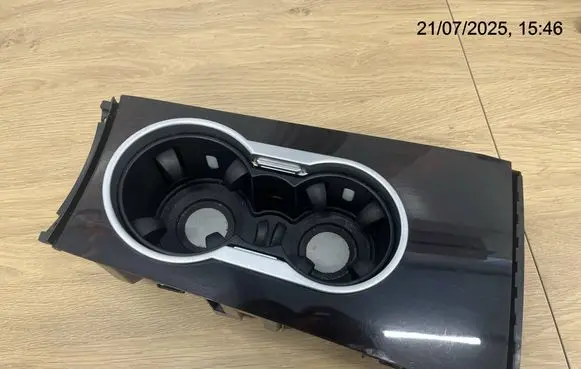 Cup holder front