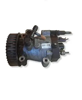 Renault Clio III Fuel injection high pressure pump 8200057225 8200057346C R9042A014A