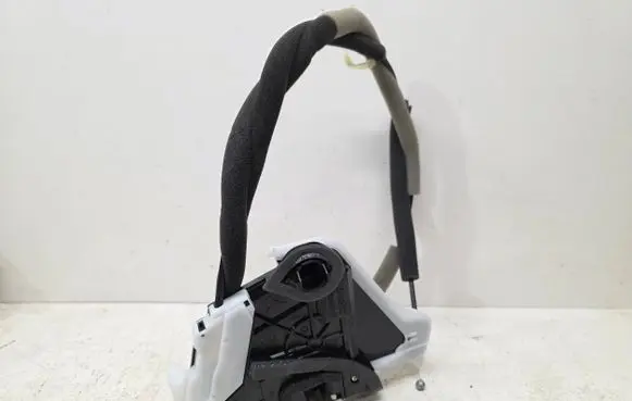 Nissan Qashqai J12 Front door lock 805006UE0A