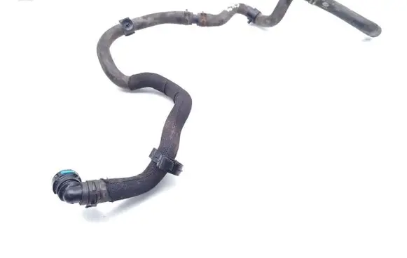 Land Rover Discovery 5 Engine coolant pipe/hose 