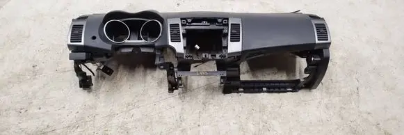 Mitsubishi Outlander Dashboard 