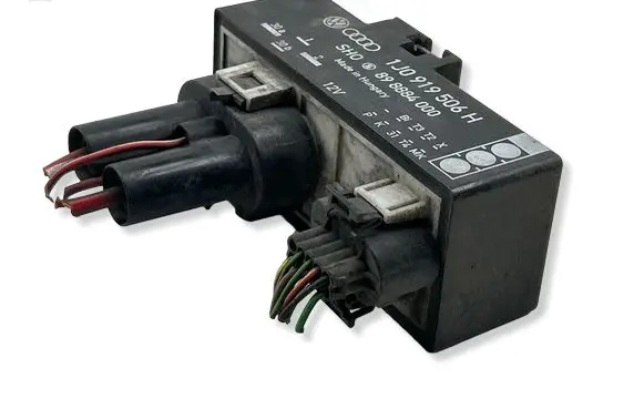 Volkswagen Golf IV Coolant fan relay 1J0919506H 898884000