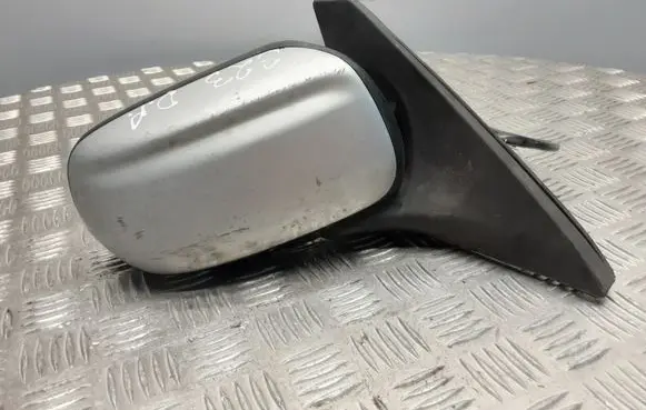 Mazda 323 Front door electric wing mirror