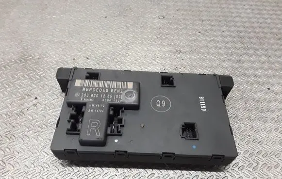 Mercedes-Benz C W203 Door control unit/module 2038201285
