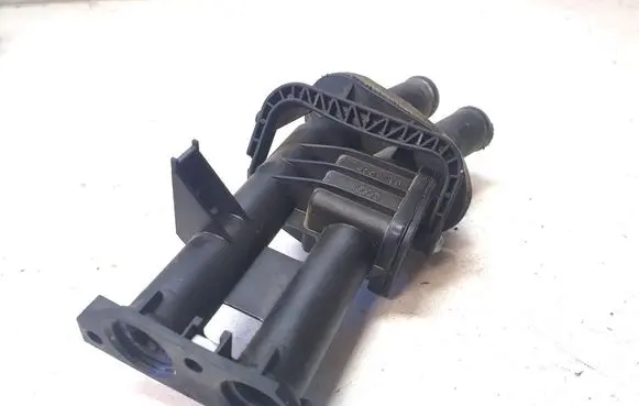 Mercedes-Benz Sprinter W901 W902 W903 W904 Coolant heater control valve 662553C