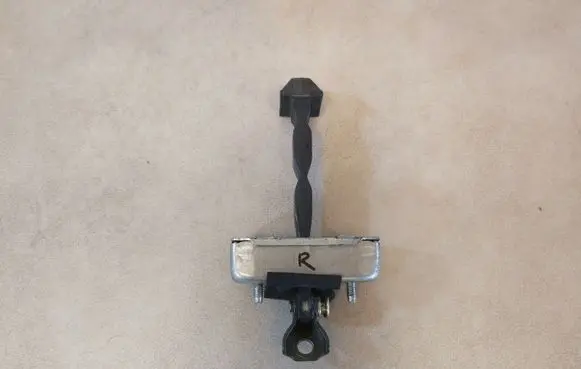 Lexus RX 330 - 350 - 400H Front door check strap stopper 68610-48030 6861048030