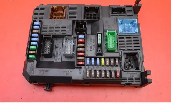 Citroen C4 Cactus Fuse box set 9807531680